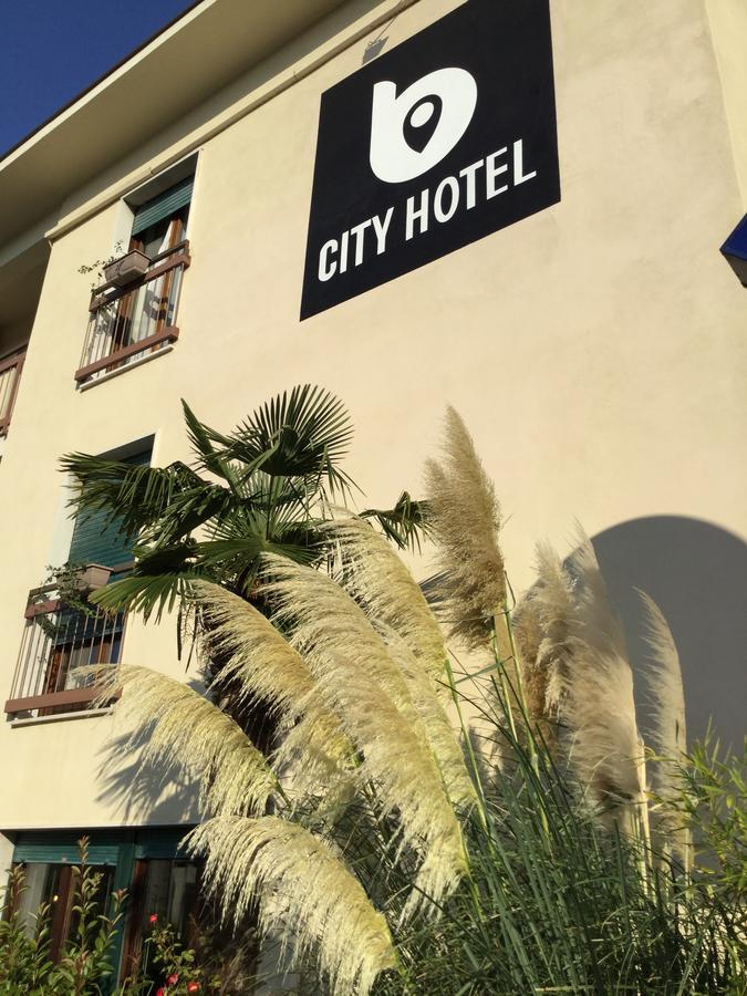 B City Hotel Bardolino Quarto foto